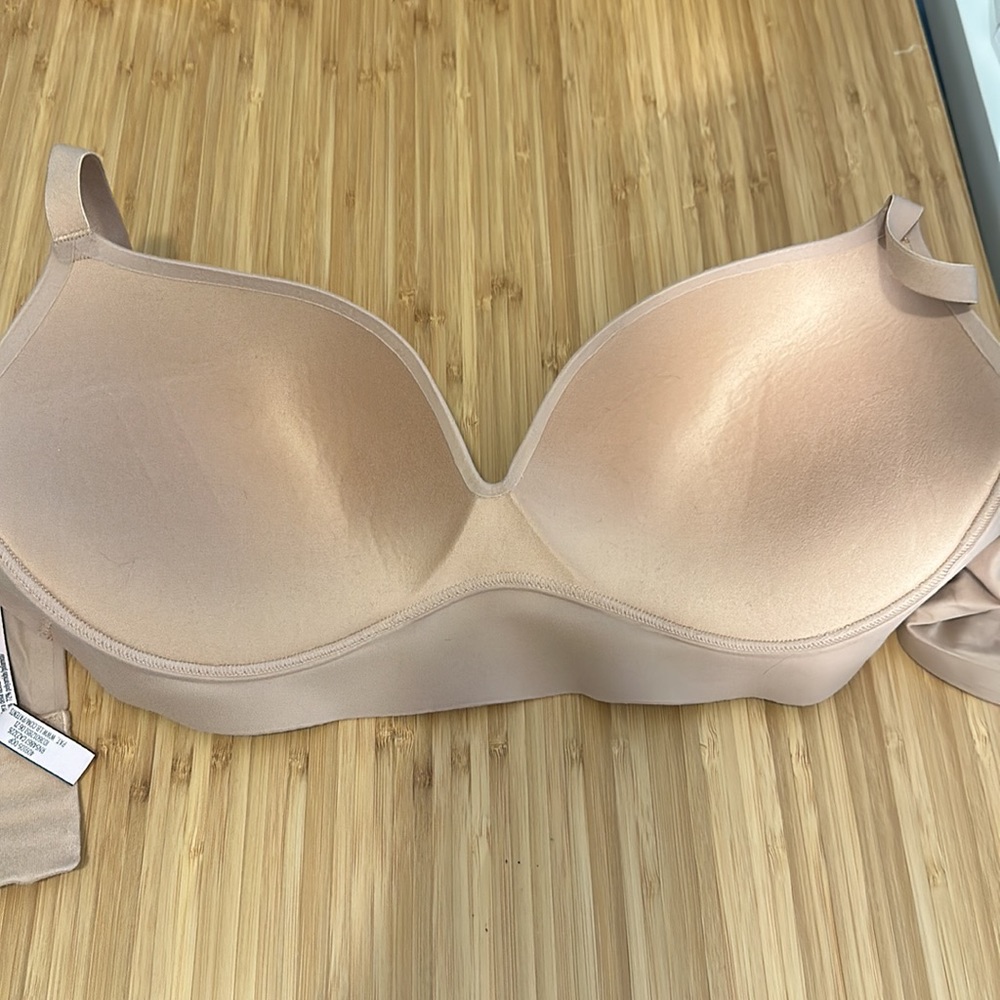 Euc Vs Wireless Convertible Bra - image 8